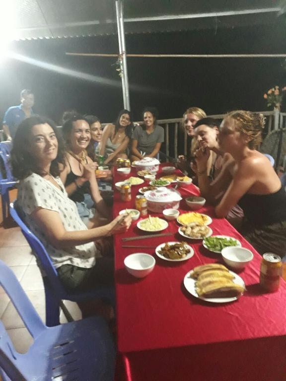 Ba Be Lake Homestay - Quynh Chi Екстериор снимка
